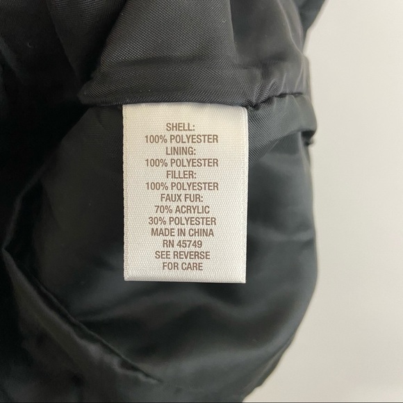 CB Black Quilted Light Puff Faux Fur Vest Sz S - Picture 8 of 9